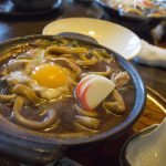 友人に連れられて行った味噌煮込みうどん、麺にコシがあって美味でした。